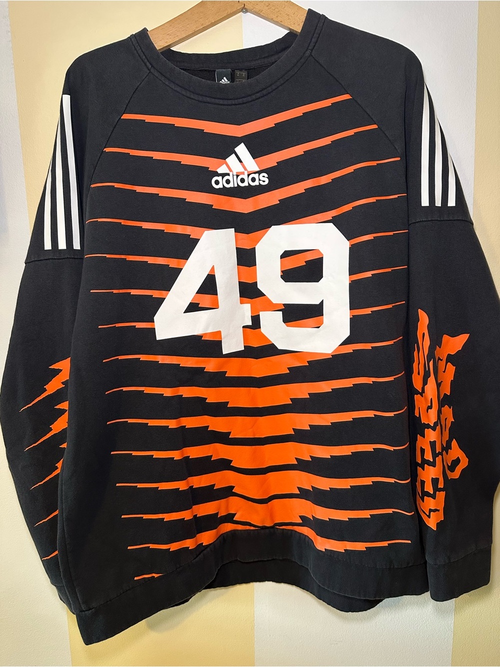 Adidas Mens XL Crewneck Sweatshirt Black Orange 49 High Speed Dual Voltage